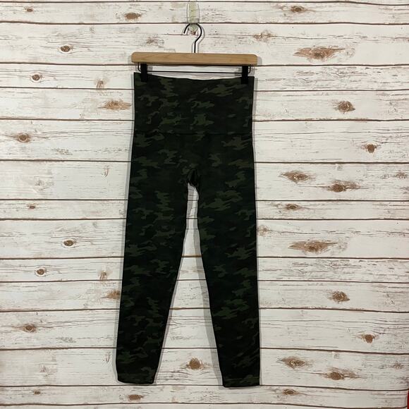 Spanx Look at Me Now Seamless Leggings - Green Camo - XL - Picture 5 of 10